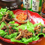 店長が作り出す創作料理の数々は韓国料理や上質なお肉等お客様が満足して頂けるように美味しくご提供