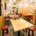 4名テーブル×6卓、6名テーブル×1卓、2名テーブル×2卓ご用意！様々なシーンでご利用しやすい店内です。