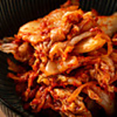 お子様連れのお客様も大歓迎◎乳児や未就学児もご利用いただけ、ベビーカーでの入店も可能です。席間隔を広く設けておりますので、ご家族皆様で気兼ねなくお食事をお楽しみいただけます。