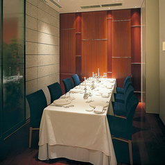 木の温もりを駆使し落ち着いた雰囲気