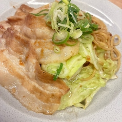 ぶた丼のタレで作る炭焼きパスタ