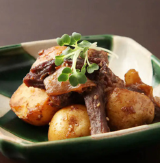 旨味たっぷり◎牛ハラミの肉じゃが1150円(税込)