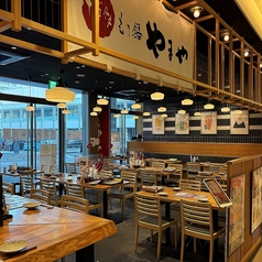 博多もつ鍋 やまや ekie広島店の雰囲気3