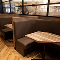 4名様向けのテーブル席となっております。