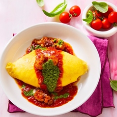 カリフラワーとバジルのトマトガーリックソースオムライス