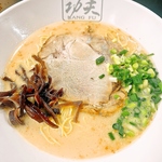 麺類も大充実！こだわりの刀削麺で作る絶品豚骨ラーメンはお酒の〆にピッタリの逸品◎是非お試しを♪