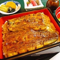 当店の自慢！活きた鰻からさばきます！