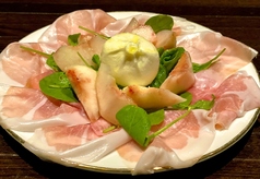 ブラータチーズ&生ハム＆季節のフルーツ盛合せ