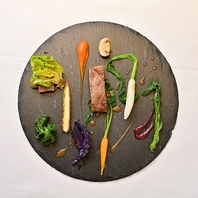 予算やシーンに合わせて選べる、シェフ渾身のメニュー