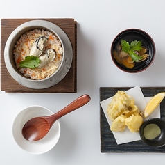大野産牡蠣の釜めし …あさりのお吸い物を添えて