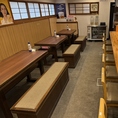 広々としたテーブル席は仲間との賑やかな宴会にぴったり。当店自慢の料理や彩り豊かな料理を囲めば自然と会話の輪が広がります。会社の仲間や女子会、サークルの集まりまで多彩な料理と共に最高の夜を演出。大切な友人たちと心ゆくまで笑い、飲み、語り合う。活気溢れるひとときをどうぞ。