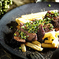 料理メニュー写真&nbsp;ハラミのステーキ オリジナルオニオンソース