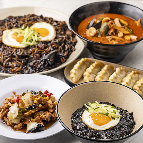 健康的で栄養価が高い当店代表メニュー「サンパ」などの韓国料理を堪能いただけます◎