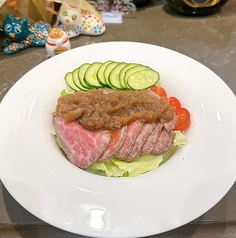 ローストビーフとサラダ