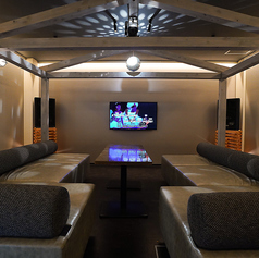 カラオケルーム完備