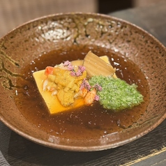 卵豆腐と夏冷静餡かけ（雲丹、蟹、鮑、オクラ）