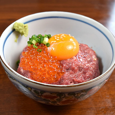 馬とろいくらユッケ丼