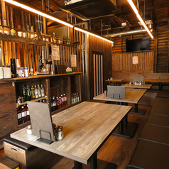 ２階席はフロア貸切で３０名様までご利用いただけます。落ち着いた店内でゆったりとお食事をお楽しみください。