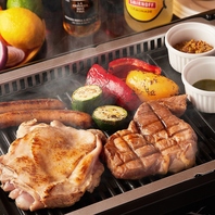 貸切だから安心！世界のお酒や肉料理が楽しめるバル♪