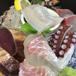 『桶盛り』自慢の刺身盛り合わせ！職人が目利きをして鮮度にこだわっています。広島の鮮魚をぜひ！