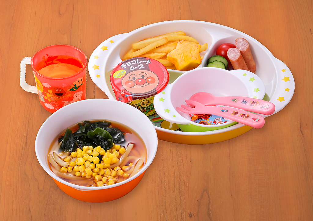 小さなお子様とのお食事に◎おまけ付きのキッズプレートもご用意しています！