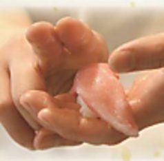 明治9年創業田清魚店直営の魚が旨い鮨。人数、お好みに合わせてご注文ください。