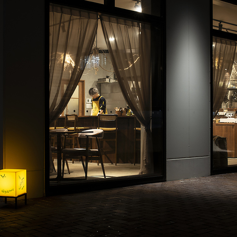 昼はベーカリー　夜はビストロここは　Lemon Bakeryのうらの顔