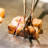 鉄板で焼き上げる肉厚のステーキは絶品です♪スパークリング/赤/白ワイン、ビール、日本酒、焼酎等、お料理に合うお酒も豊富にご用意しておりますので、スタッフまでお気軽にお尋ねください。