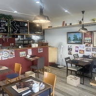 木の温もり溢れる居心地の良い空間です