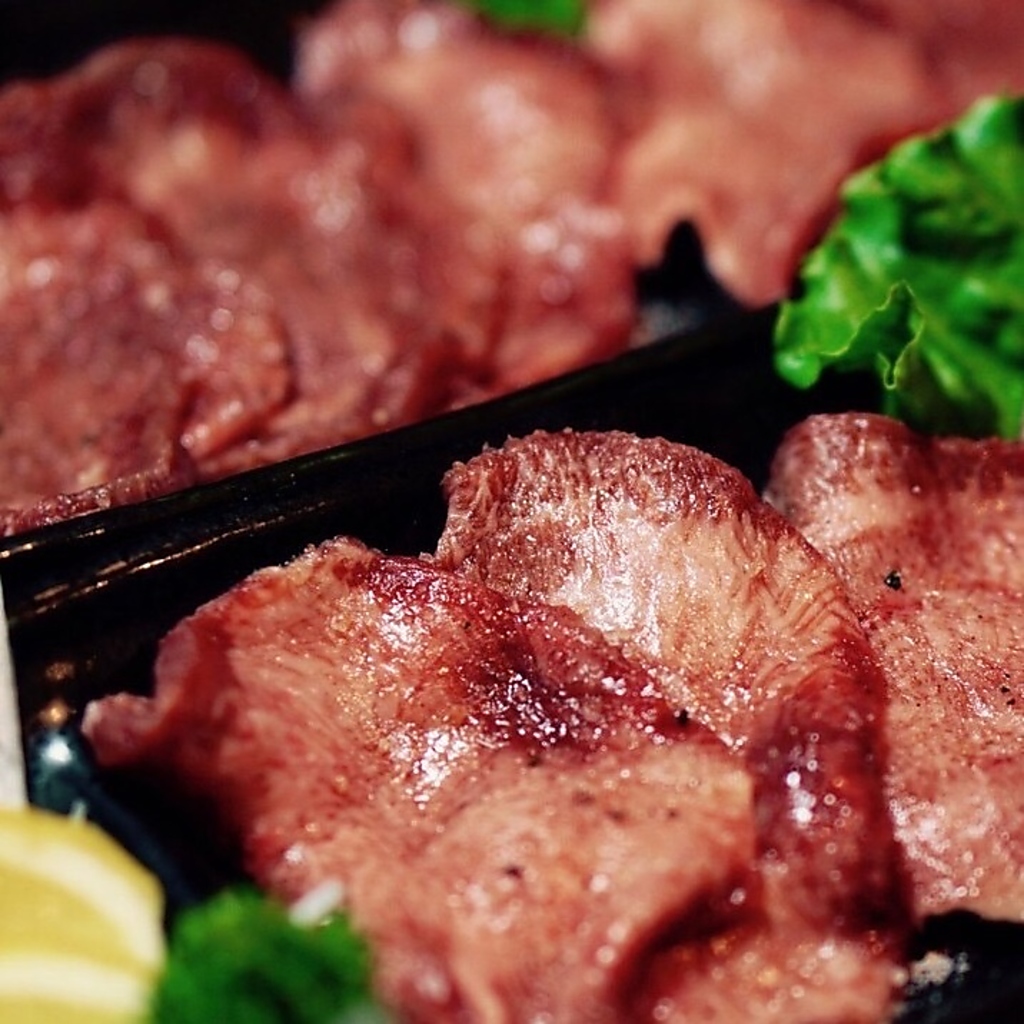 焼肉Kitchen　蔵　KURAでは、美味しく熟成したお肉を一切れずつ手作業で切りお出ししております♪