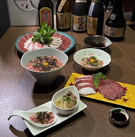 島唄民謡ライブの開催は6月から9月は　18：45～と20：00～　2部制です！