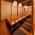 広々としたお席はゆったりとくつろげることが可能です。全席が完全個室でございますので、お客様だけのプライベートなお時間をお過ごしいただけます。