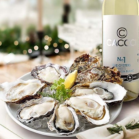 特許技術を用いて海洋深層水で浄化した、安心安全な生牡蠣「8TH SEA OYSTER」ご提供！