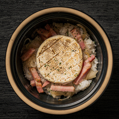 カマンベールとベーコンの土鍋ご飯