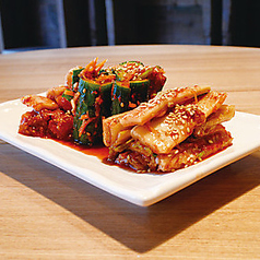 キムチ3種盛り合わせ(白菜、キュウリ、大根)[辛さ１]