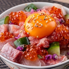 いくらと雲丹入り海鮮ばらちらし小丼