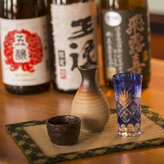 【豊富な地酒】全国から集めた銘酒を常時豊富に取り揃え