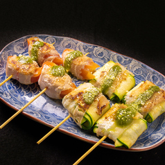 店主オリジナル♪一本ずつ丁寧に巻き上げた創作肉巻き串