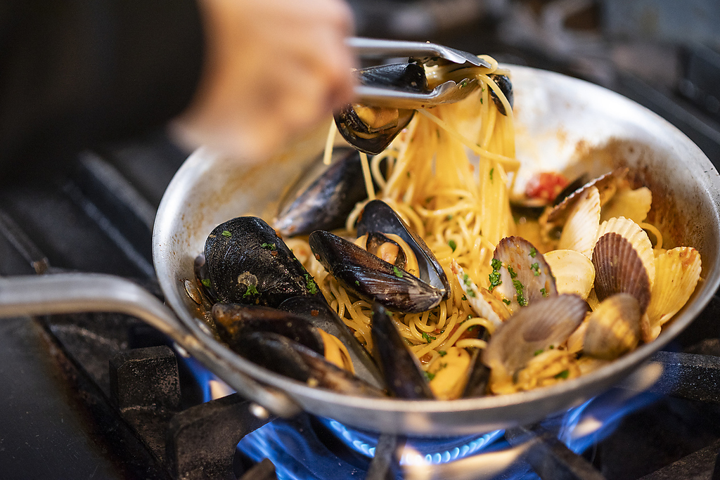 漁師飯イタリアンの名物料理ペスカトーレ！シェフ渾身の味付けで当店No.1の商品！！