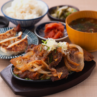 【定食】お昼も夜も、一日中定食セットあり！