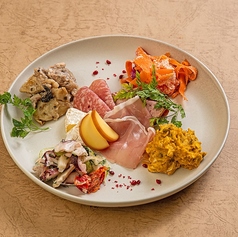 プレ・カーニバル・パレード～デリカテッセン4種、チーズとシャルキュトリー盛り合わせ～