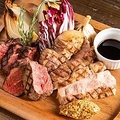 料理メニュー写真&nbsp;佐賀県産黒毛和牛もも肉、白金豚肩ロース、総州古白鶏グリル盛合せ