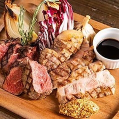 佐賀県産黒毛和牛もも肉、白金豚肩ロース、総州古白鶏グリル盛合せ