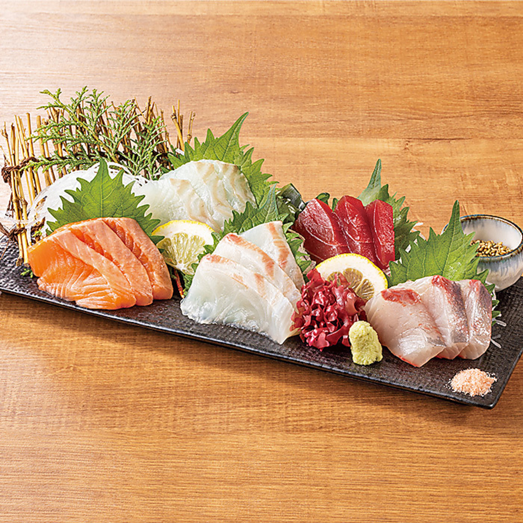 とにかく自慢は鮮魚のお刺身★まずはこれを食べてください！