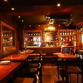 20名様から最大50名様(立食時)まで、店内を丸ごと貸し切ってプライベートなパーティーをお楽しみいただけます。会社の歓送迎会や忘年会、結婚式の二次会や同窓会など、様々なシーンでご利用ください。