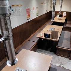 大人数でのご利用にも対応したお部屋もございます。季節の各種ご宴会をはじめ、部活やサークル、ご親戚の集まりにもぴったりです。宴会コースもご予算に合わせてご用意可能です。お気軽にご相談ください！