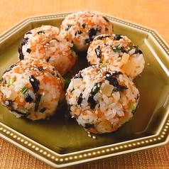 手づかみおにぎり(チュモクパブ)