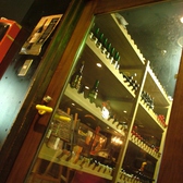 ワイン好きのオーナーが集めた豊富な種類のワイン。お店に構えたワインセラーで品質管理しています！