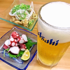 お酒とそれに合う料理で昼飲みが楽しめます♪