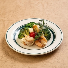 エビ、カマンベール、ブロッコリーのアーリオオーリオ　アンチョビ風味